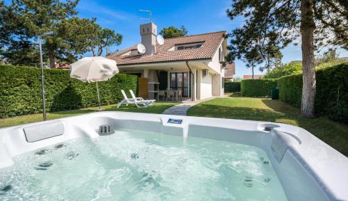 Three-Bedroom Villa with Jacuzzi