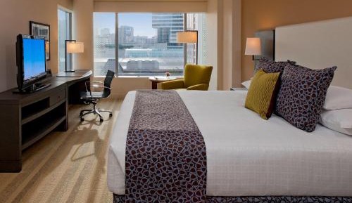 Corner King Room