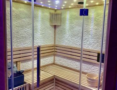 Suite with Hot Tub