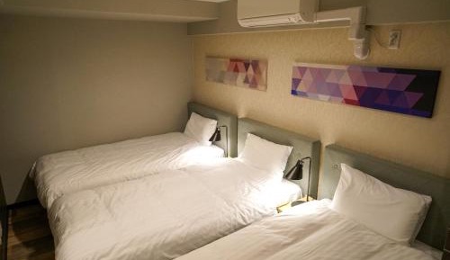 Quadruple Room with Private Bathroom