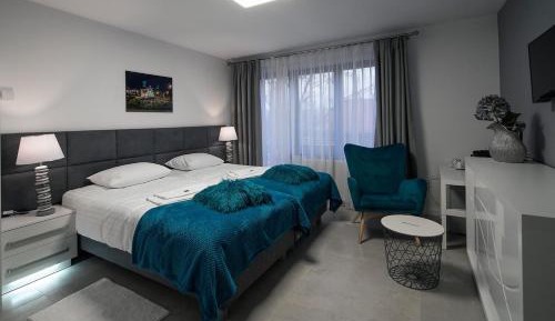 Three-Bedroom Apartment with Balcony