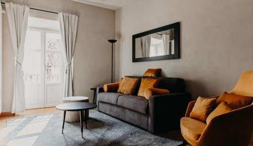 Deluxe Apartment