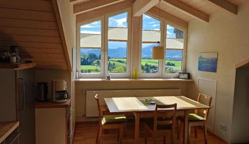 Apartment with Mountain View