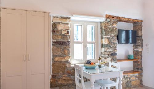 Apartment with Balcony and Sea View