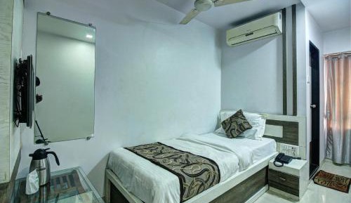 Single AC Room