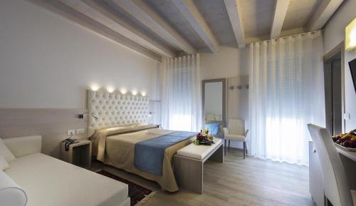 Junior Suite (2 Adults)