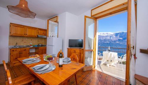 Apartment with Lake View