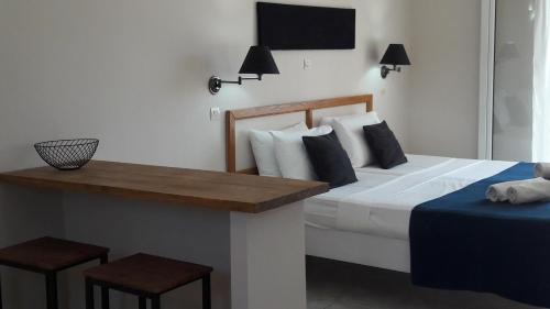 Studio with Balcony (2 Adults)