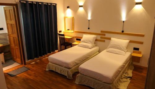 Superior Deluxe Double or Twin Room 