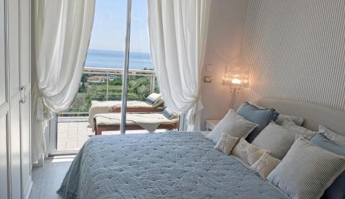 Deluxe Two-Bedroom Apartment