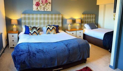 Standard Twin Room with Private Bathroom