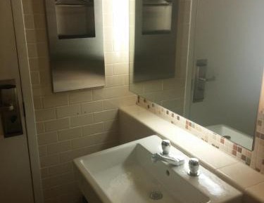 Private Deluxe Bunk Bed Room with Semi-Private Bathroom