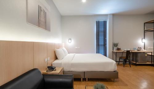 Deluxe King Suite