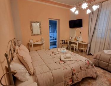 Deluxe Room (2 Adults + 1 Child)