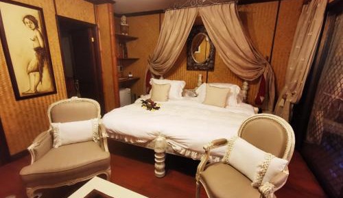 Junior Suite with Garden View
