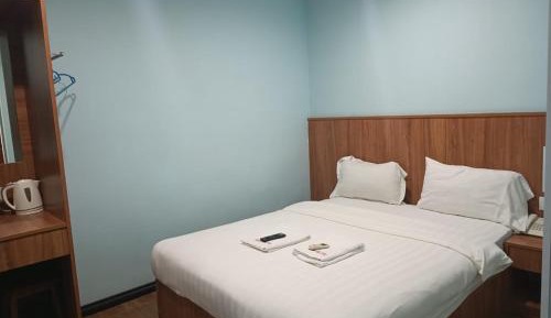 Standard Queen Room