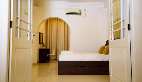 Deluxe Queen Room