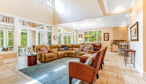 Five Bedroom Holiday Home