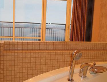 Suite with Spa Bath, Balcony and River View