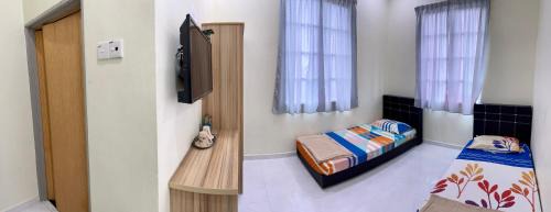 Twin Room with Private Bathroom