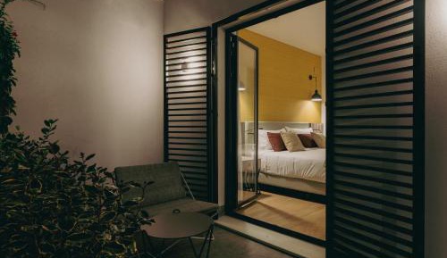 Deluxe One-Bedroom Apartment with Terrace