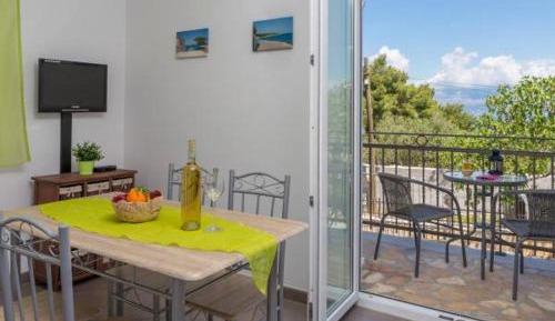 One-Bedroom Deluxe Apartment