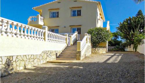 Four-Bedroom Holiday Home