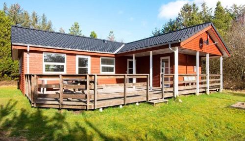 Three-Bedroom Holiday Home 