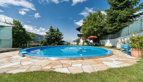 Two-Bedroom Apartment with Balcony Top Inntal