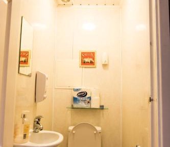 Standard Single with shared Bathroom and toilet 