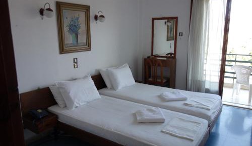 Double or Twin Room with Mountain View