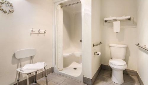 King Room - Accessible/Non-Smoking