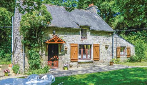 Three-Bedroom Holiday Home 