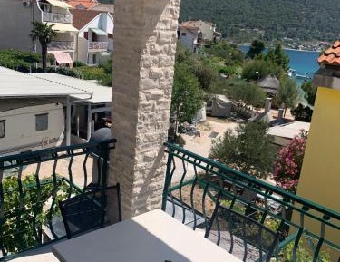 Apartment with Balcony and Sea View