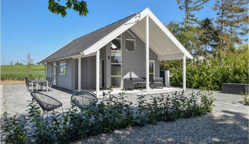 Three-Bedroom Holiday Home 