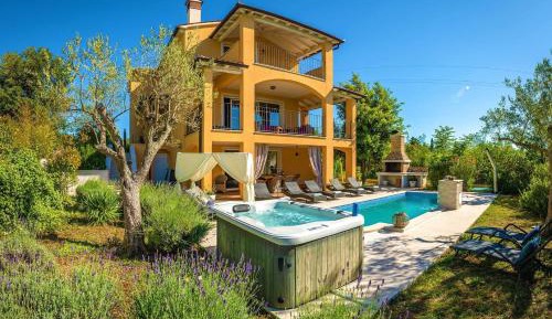 Villa with Private Pool