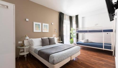 Quadruple Room with Private External Bathroom