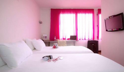 Standard Suite with One Double Bed and Two Single Beds