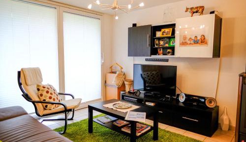 Apartment with Mountain View