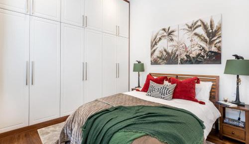 The Hyde Park Terrace Apartment