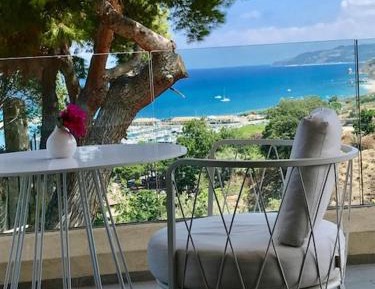 One-Bedroom Apartment with Sea View