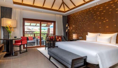 Deluxe King Room