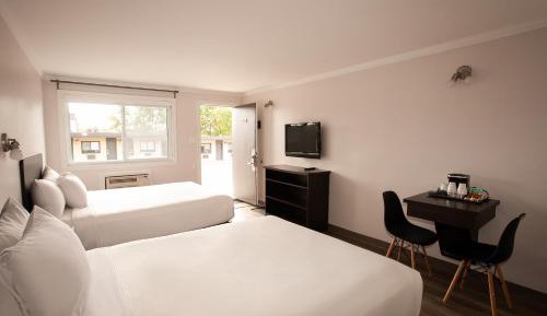 Two Queen Beds