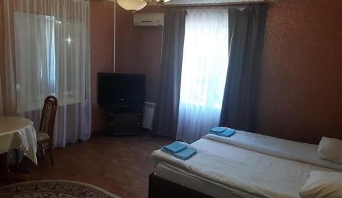 Deluxe Double Room (2 Adults + 1 Child)