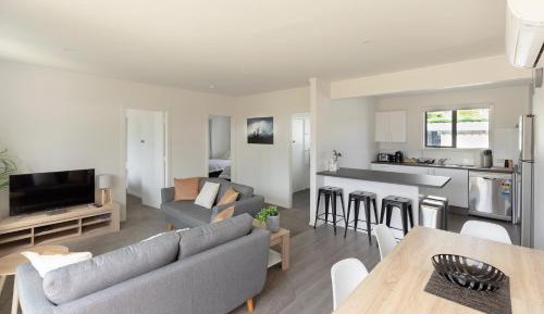 Apartment with Mountain View