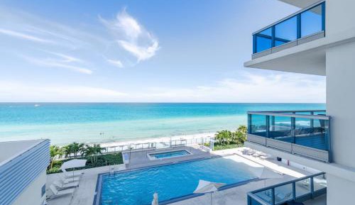 Corner One Bedroom Apartment – Oceanfront