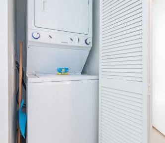  One-Bedroom Apartment with Bay View no Balcony