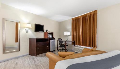 King Room with Pool View