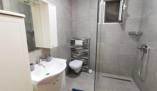 Superior One-Bedroom Apartment