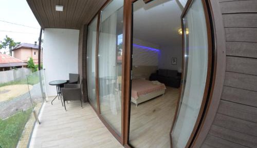 King Studio with Sofa Bed